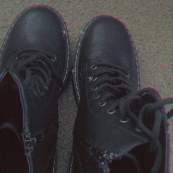 boots - Picture 5 of 5